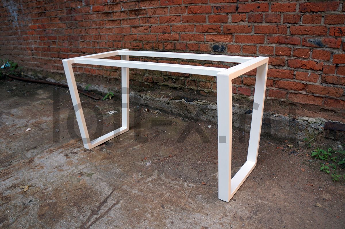 ПОДСТОЛЬЕ ТРАПЕЦИЯ