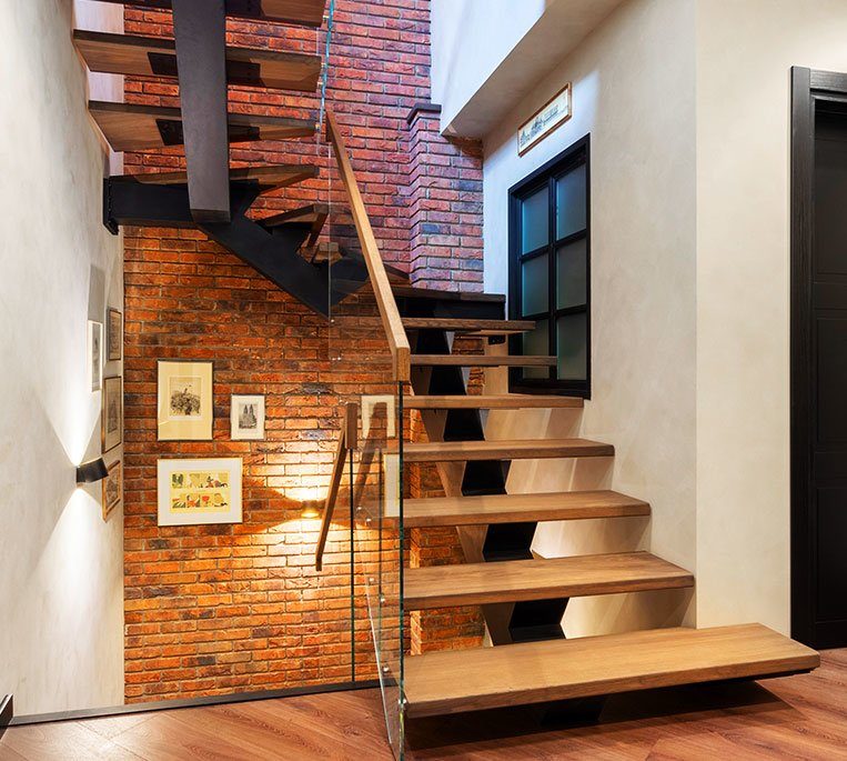 Лестница со стеклом